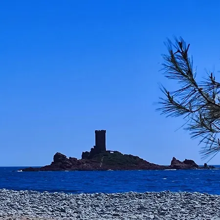 Cozy In Agay With Stunning Views Διαμέρισμα