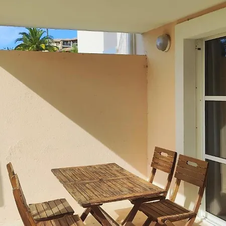 Cozy In Agay With Stunning Views Διαμέρισμα Saint-Raphaël